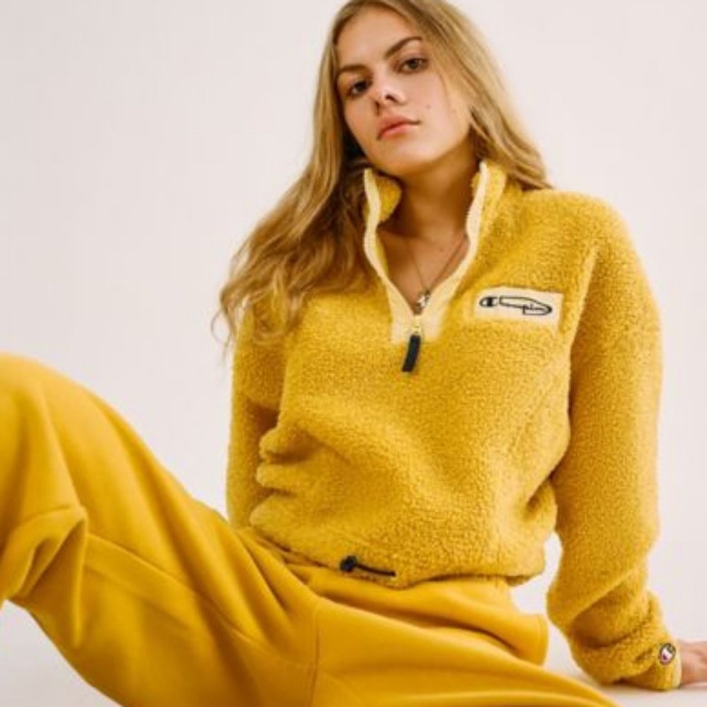 CHAMPION x UO Sherpa fleece 1/2 zip jacket EUC